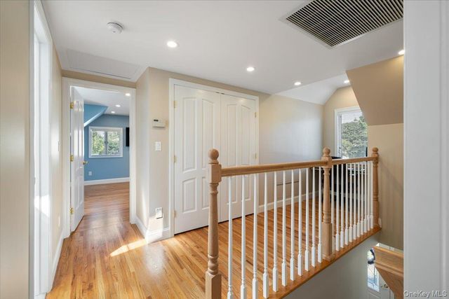 34 Farmers Avenue, Lindenhurst, NY 11757