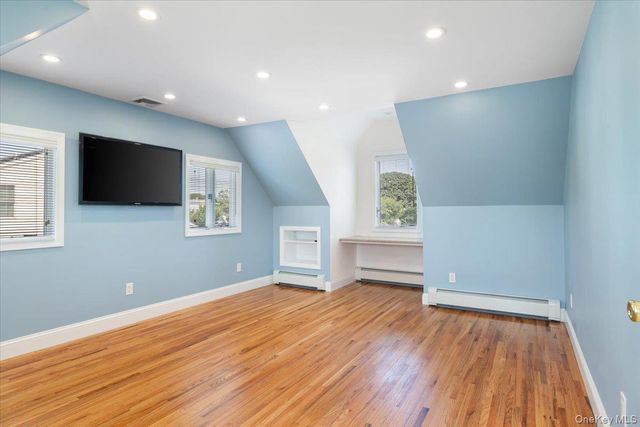 34 Farmers Avenue, Lindenhurst, NY 11757