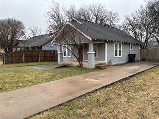 909 W Wardville Street, Cleburne, TX 76033