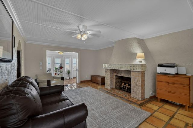 6118 DORA DR, Mount Dora, FL 32757