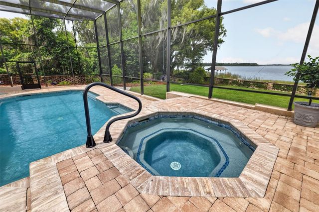 6118 DORA DR, Mount Dora, FL 32757