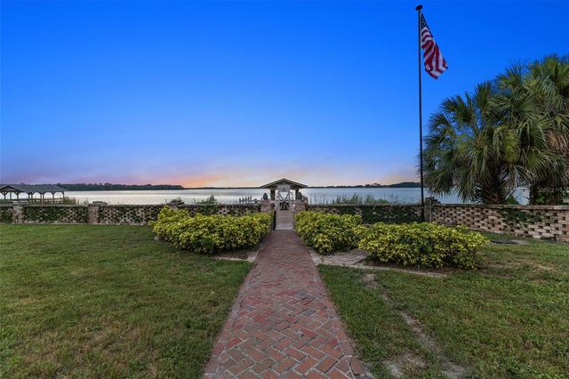 6118 DORA DR, Mount Dora, FL 32757