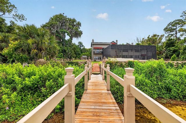 6118 DORA DR, Mount Dora, FL 32757