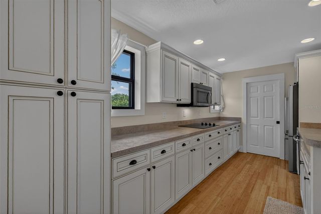 6118 DORA DR, Mount Dora, FL 32757