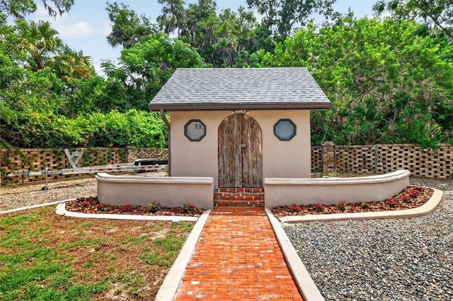 6118 DORA DR, Mount Dora, FL 32757
