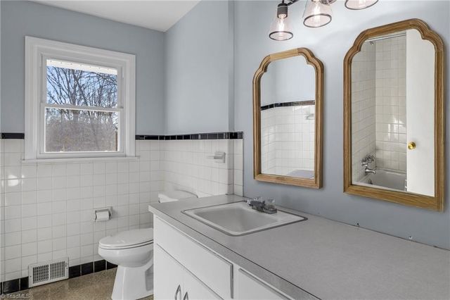 6356 Skylark Road, Pfafftown, NC 27040