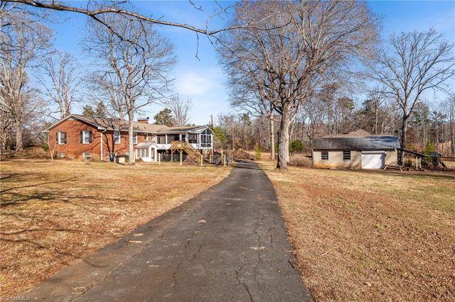 6356 Skylark Road, Pfafftown, NC 27040