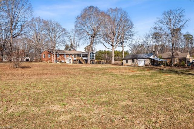 6356 Skylark Road, Pfafftown, NC 27040