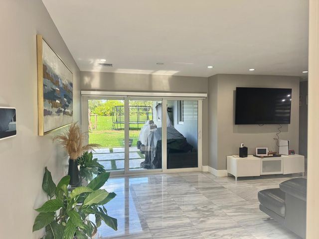 14231 LAKE CANDLEWOOD Court, Miami Lakes, FL 33014