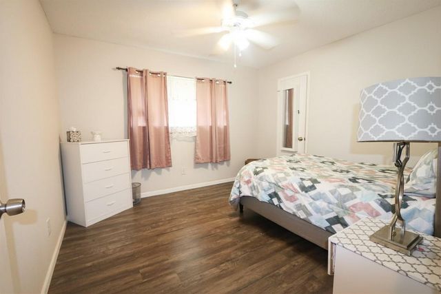 7318 Towerview Lane, Houston, TX 77489