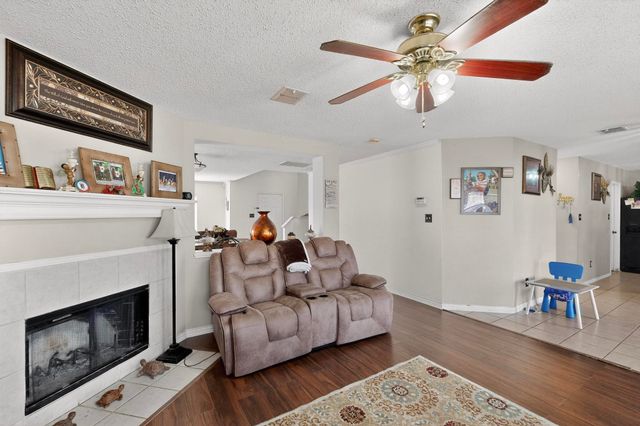 7815 Regent Drive, Arlington, TX 76001