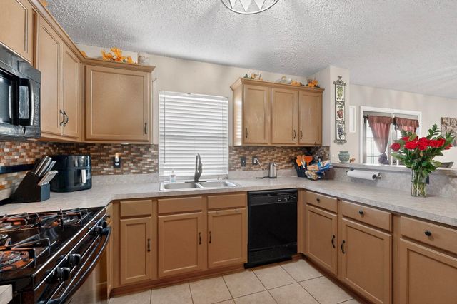 7815 Regent Drive, Arlington, TX 76001