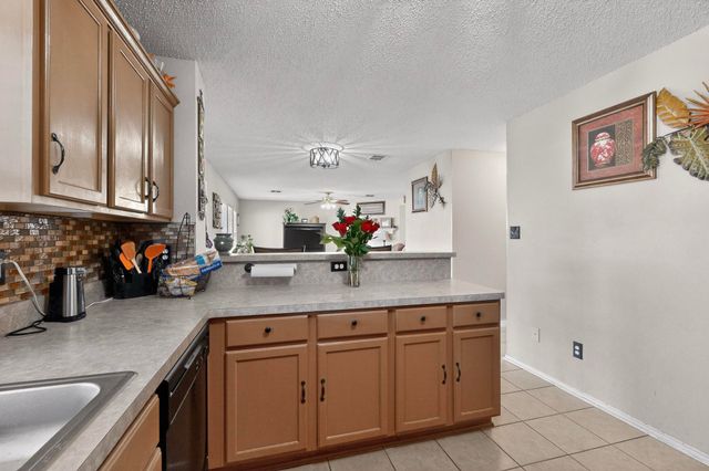 7815 Regent Drive, Arlington, TX 76001