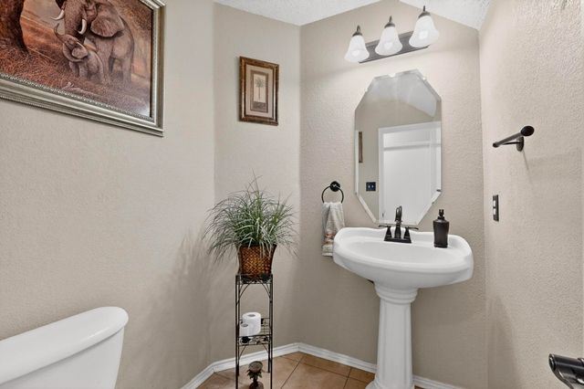 7815 Regent Drive, Arlington, TX 76001