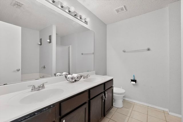 7815 Regent Drive, Arlington, TX 76001