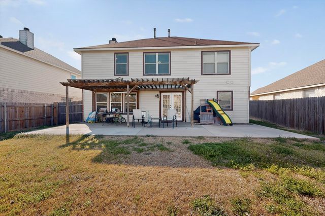 7815 Regent Drive, Arlington, TX 76001