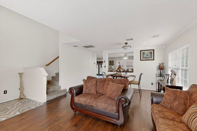 7815 Regent Drive, Arlington, TX 76001