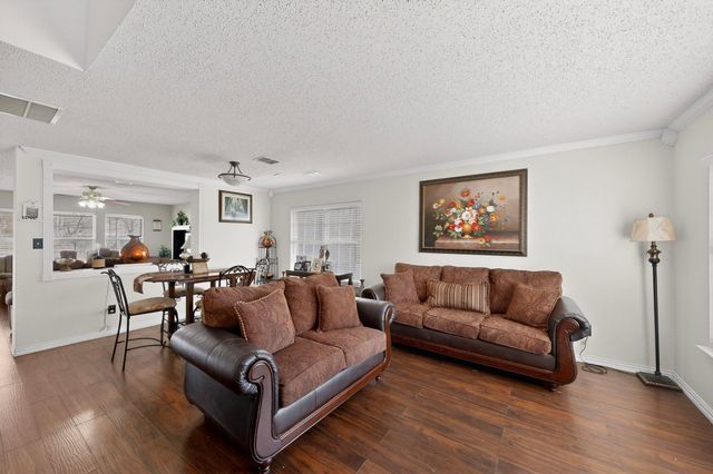 7815 Regent Drive, Arlington, TX 76001