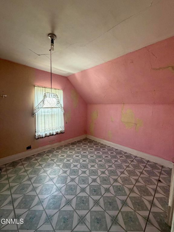 305 Washington, Noonan, ND 58765 photo 12