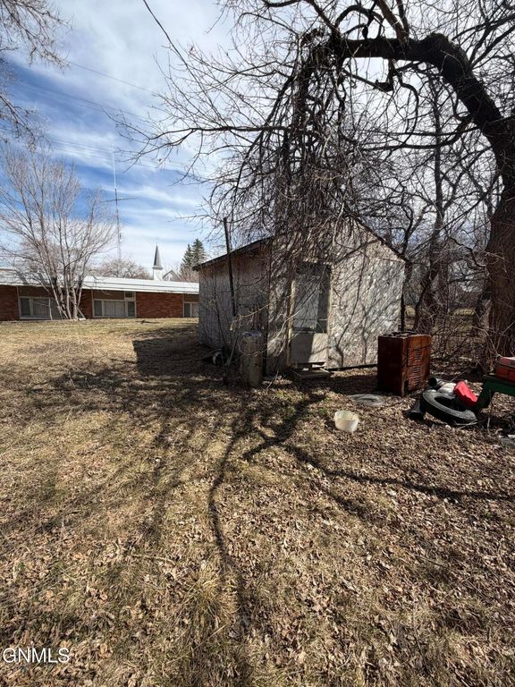305 Washington, Noonan, ND 58765 photo 18