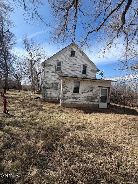 305 Washington, Noonan, ND 58765 photo 21