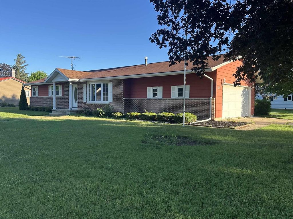207 Cedar Avenue, Brodhead, WI 53520