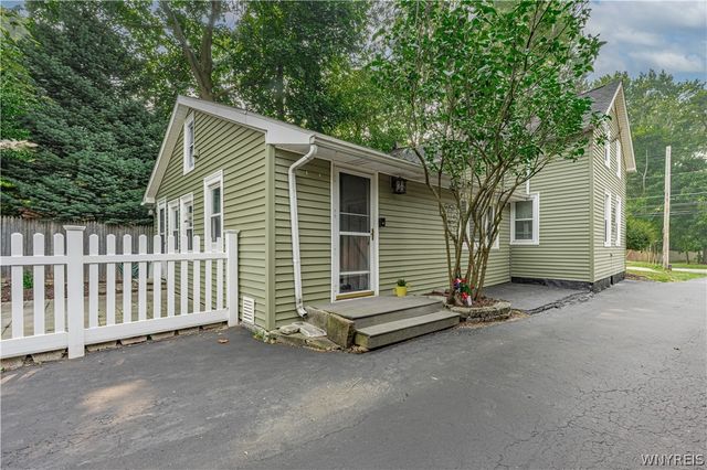 414 High Street, Lockport City, NY 14094