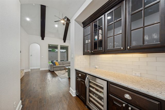 635 Fountainview Drive, Irving, TX 75039