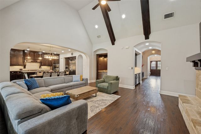 635 Fountainview Drive, Irving, TX 75039
