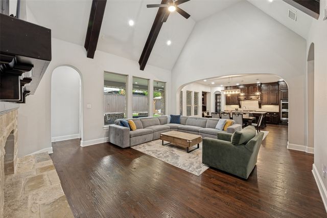635 Fountainview Drive, Irving, TX 75039