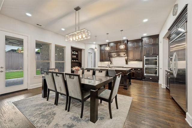 635 Fountainview Drive, Irving, TX 75039