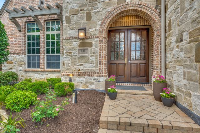 635 Fountainview Drive, Irving, TX 75039