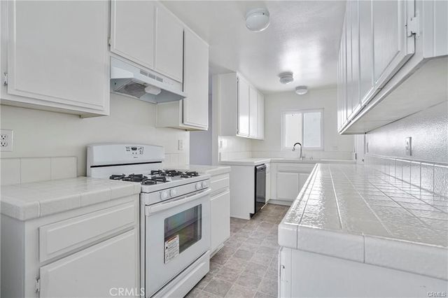 334 Palm Drive, Hermosa Beach, CA 90254
