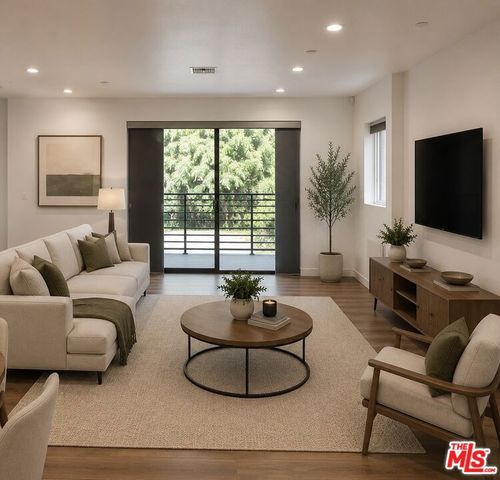 5638 Woodman Avenue, Sherman Oaks, CA 91401