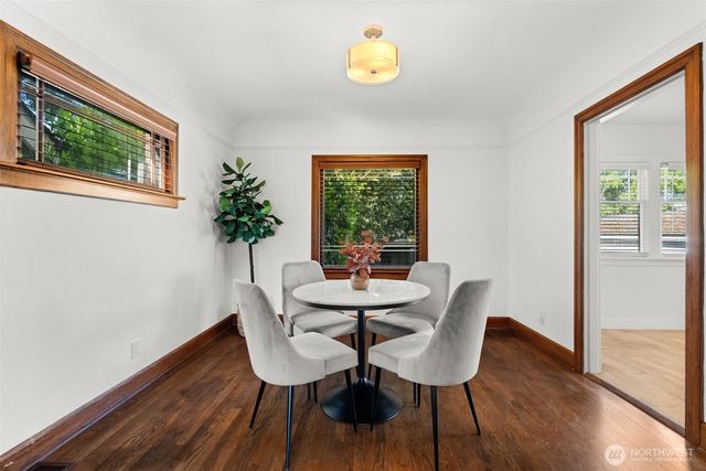 942 S Ridgewood Avenue, Tacoma, WA 98405