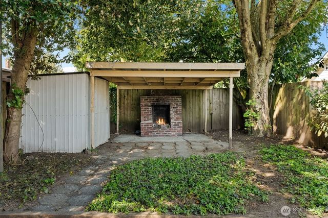 942 S Ridgewood Avenue, Tacoma, WA 98405