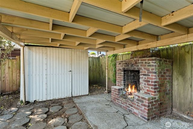 942 S Ridgewood Avenue, Tacoma, WA 98405