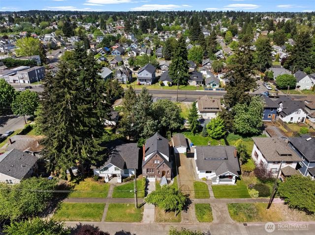 942 S Ridgewood Avenue, Tacoma, WA 98405