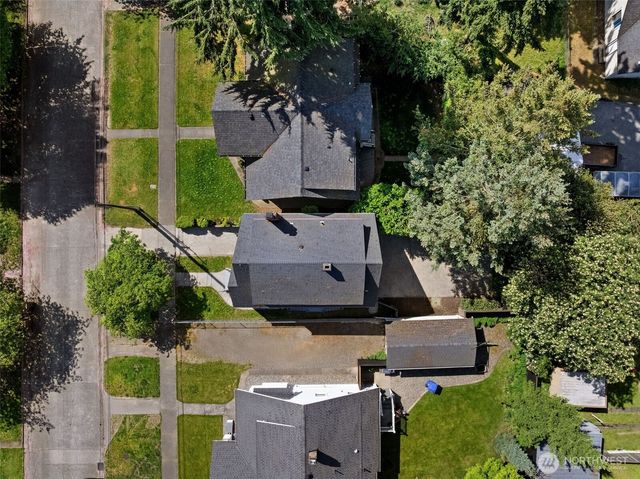 942 S Ridgewood Avenue, Tacoma, WA 98405