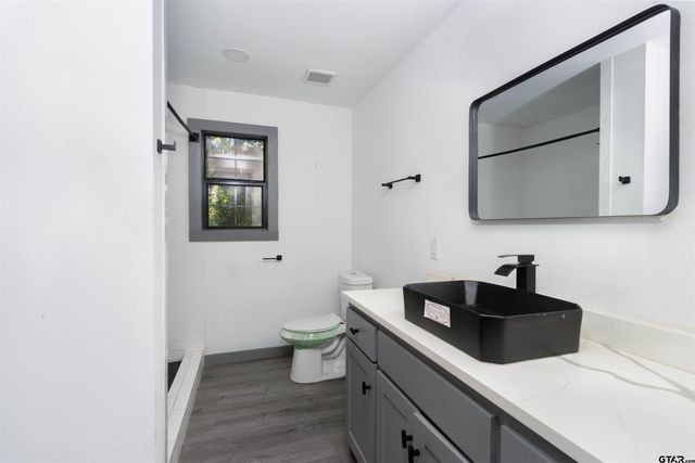 2527 S Robertson Ave, Tyler, TX 75701