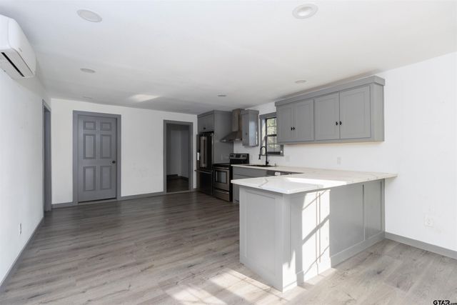 2527 S Robertson Ave, Tyler, TX 75701