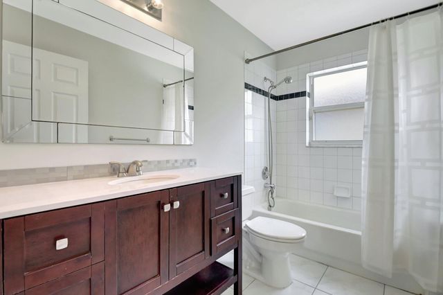 6779 Indianwood Way, Boynton Beach, FL 33437