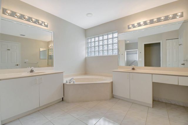 6779 Indianwood Way, Boynton Beach, FL 33437