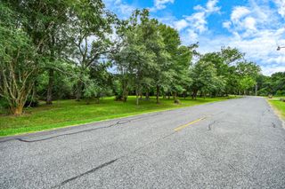 611 Oak Drive, Friendswood, TX 77546