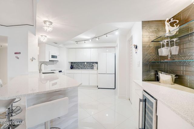 5207 S Atlantic Ave Apt 1023, New Smyrna Beach, FL 32169