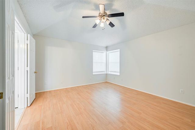2822 White Oak Drive, Grand Prairie, TX 75052