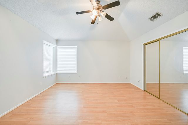 2822 White Oak Drive, Grand Prairie, TX 75052