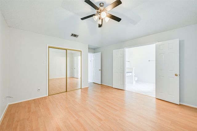 2822 White Oak Drive, Grand Prairie, TX 75052