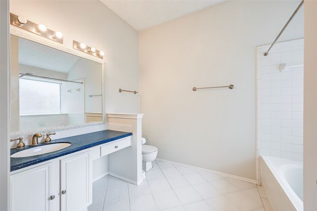 2822 White Oak Drive, Grand Prairie, TX 75052