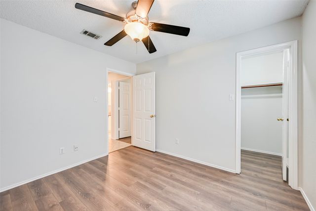 2822 White Oak Drive, Grand Prairie, TX 75052
